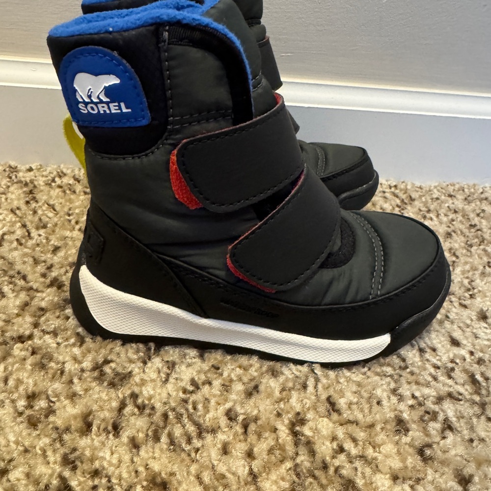 Sorel Children's Whitney II Strap Boot Black/Grey/Blue Size 8